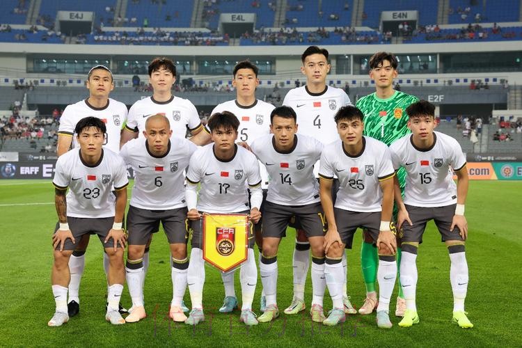 东亚杯 | 巴顿错失良机 中国队0比3韩国队